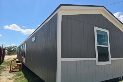 16 x 72 3 Bedroom, 2 Bath Oak Creek Manufactured Home