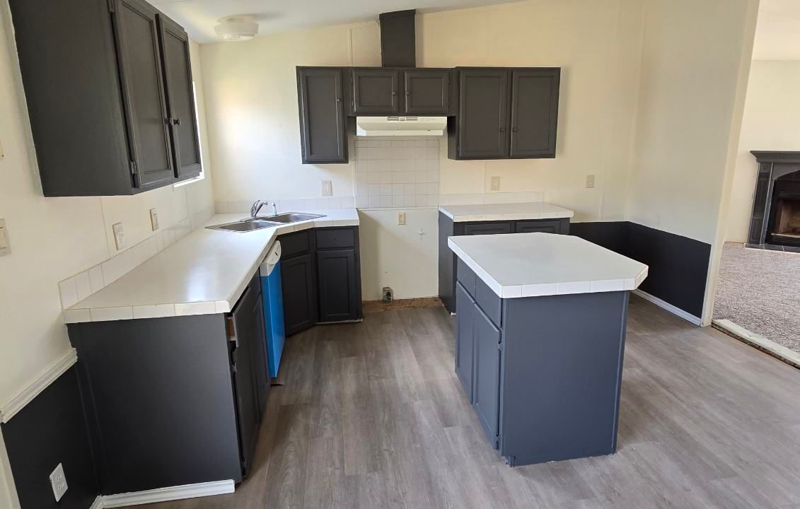 3 Bedroom, 2 Bathroom Manufactured Home kitchen