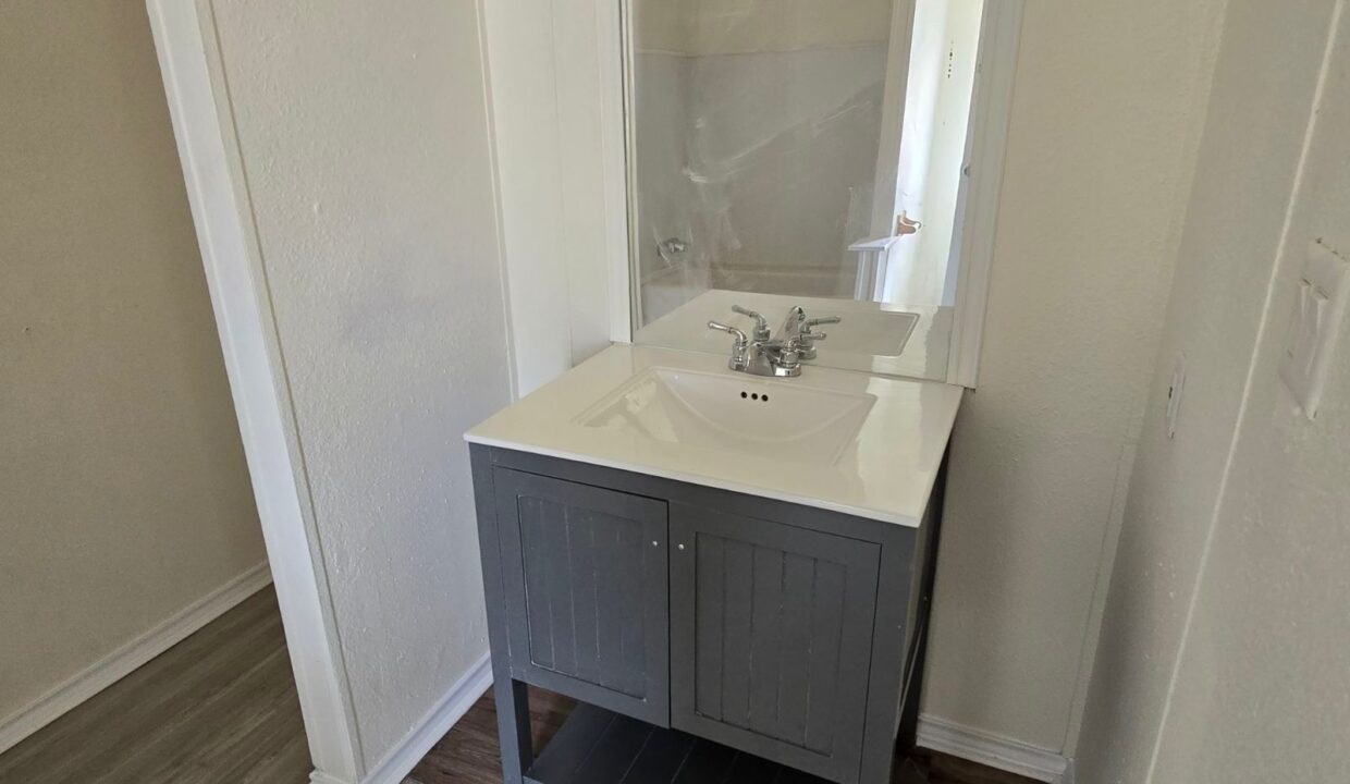 3 Bedroom 2 Bathroom Manufactured Home washing basin