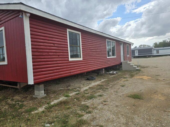 Carmen 24x50 manufactured home exterior