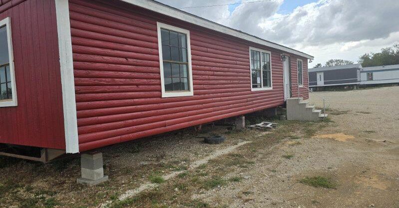 Carmen 24x50 manufactured home exterior